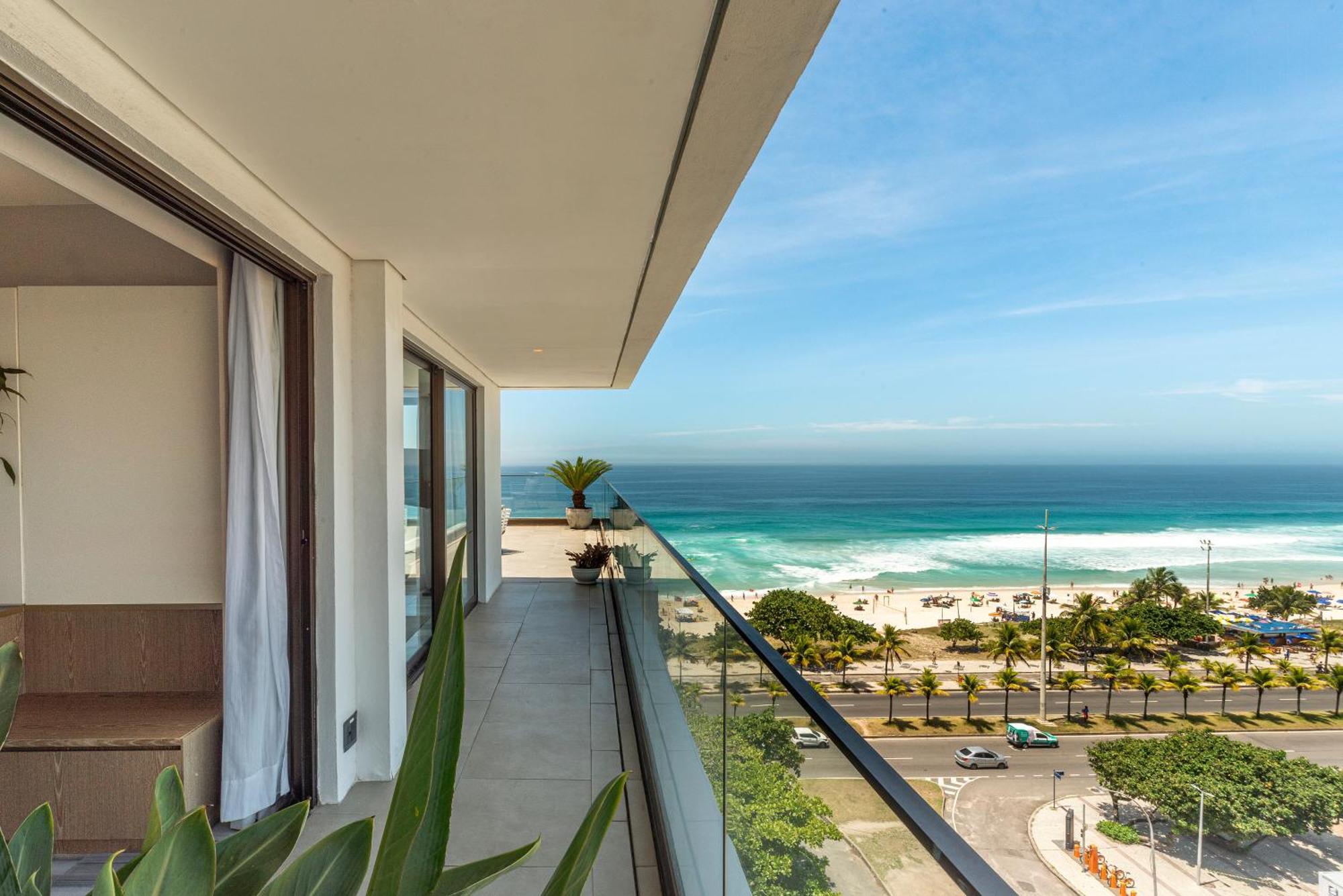 Lifestyle Laghetto Collection Hotel ริโอเดจาเนโร ภายนอก รูปภาพ View from the balcony of a suite at the hotel